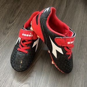 Soccer shoes toddler size 9